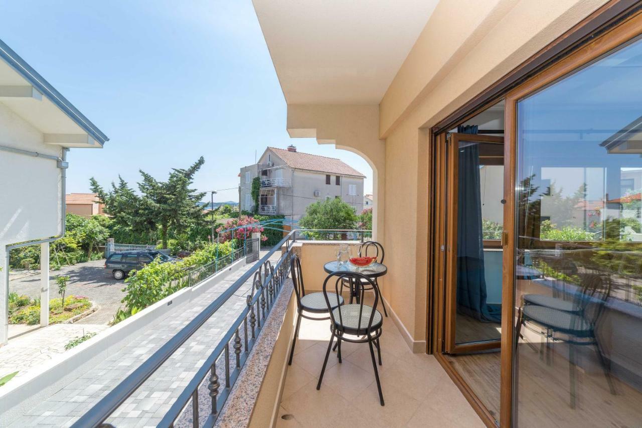 Iva Apartmani Vodice Exterior foto