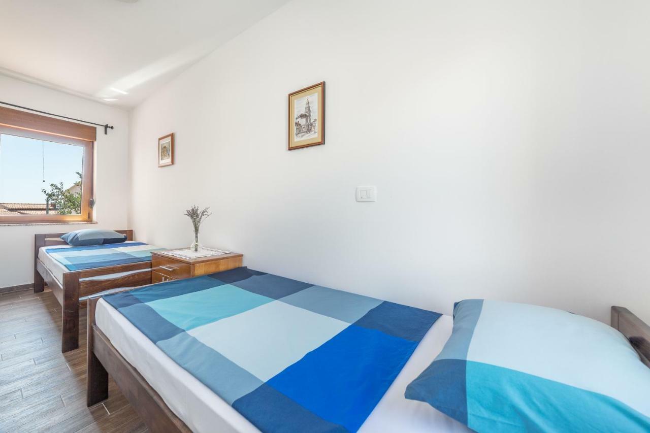 Iva Apartmani Vodice Exterior foto
